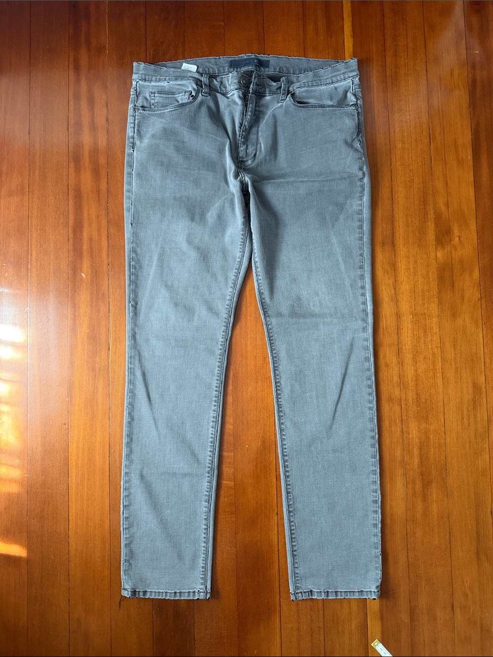 Joe's Jeans Skinny Jeans in Light Gray Wash